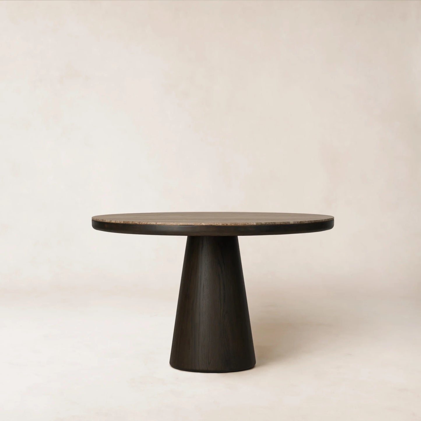 Eik Round Dining Table