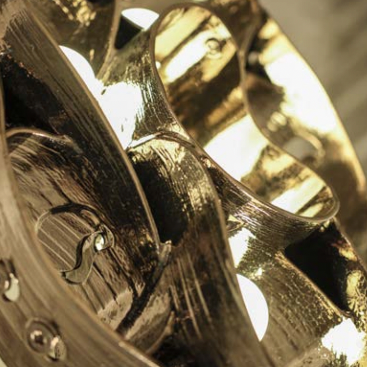 Chandelier Curve Grande Bronze Glazed