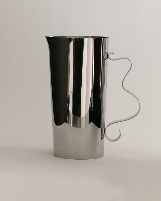 Squiggle Pitcher