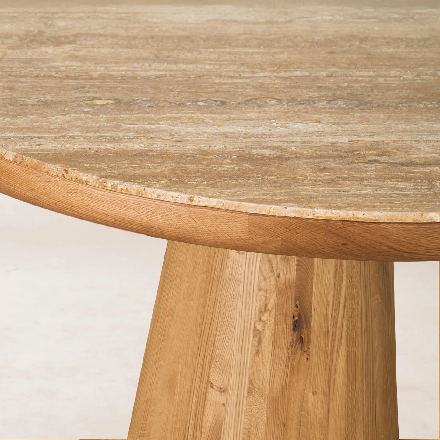 Eik Round Dining Table
