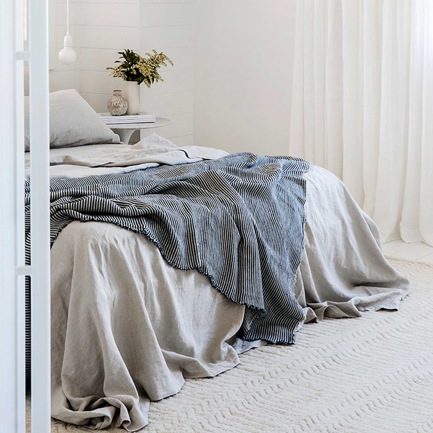 Mira Linen Throw