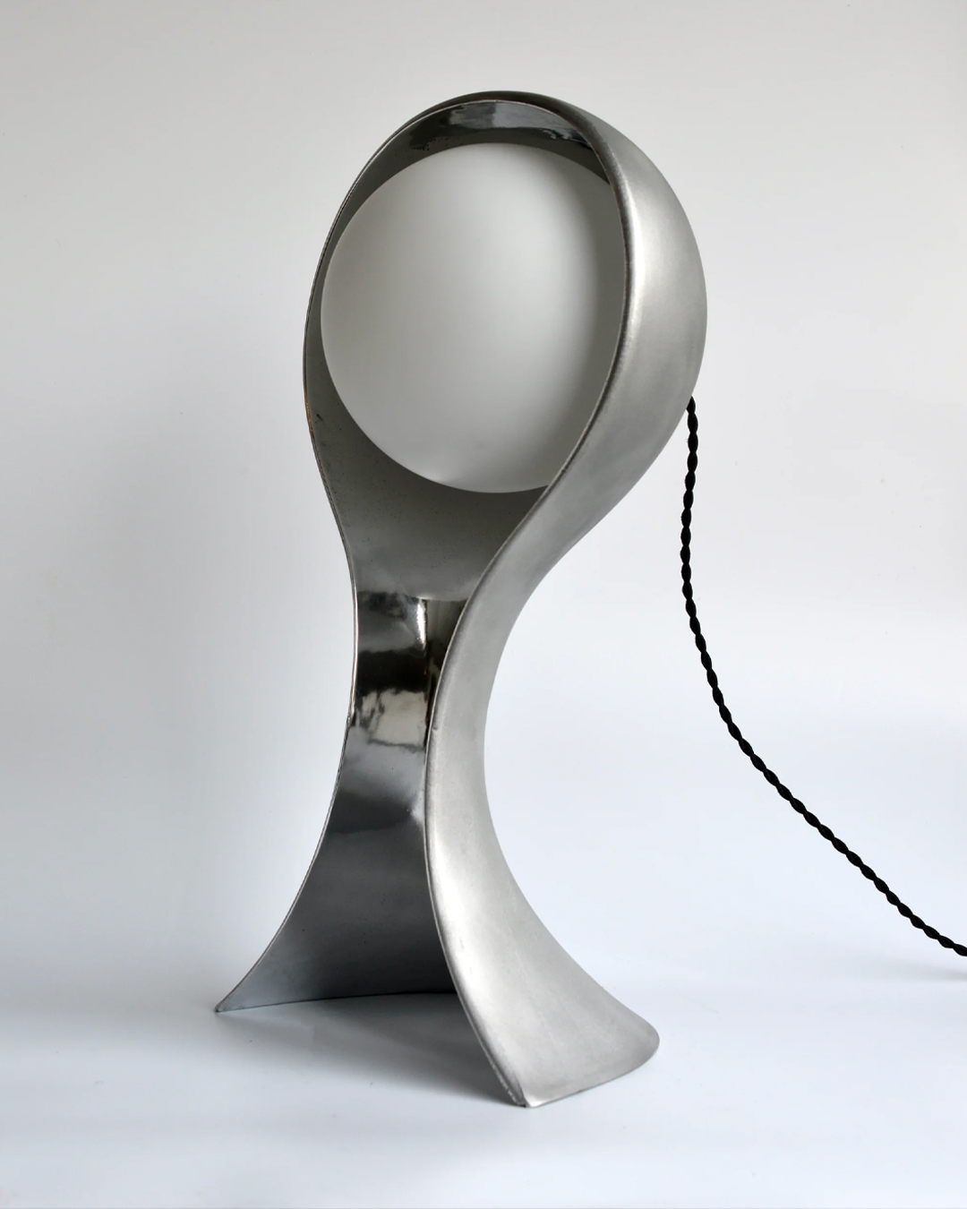 Aluminum Mannequin Lamp