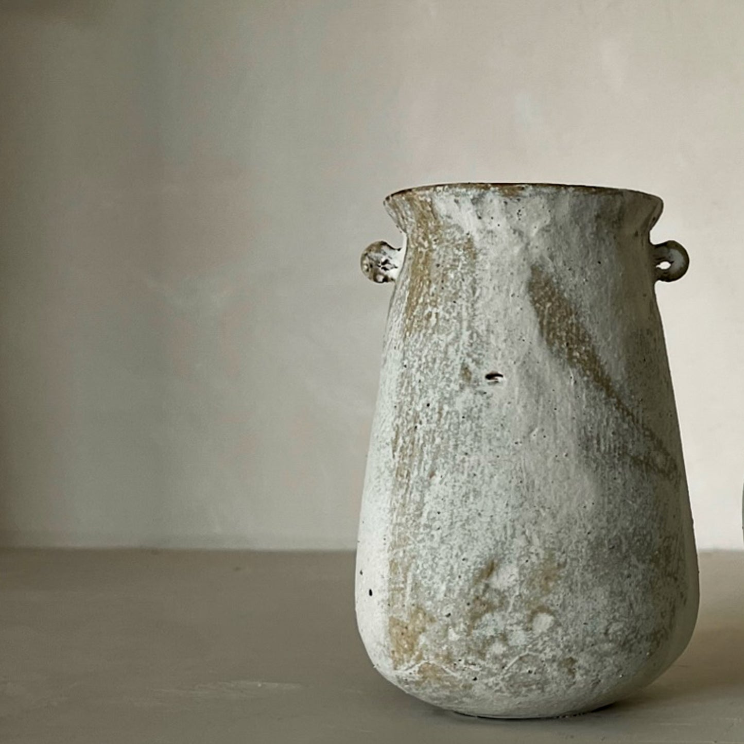 Medium Pot Poignee by Nobue Iberaki