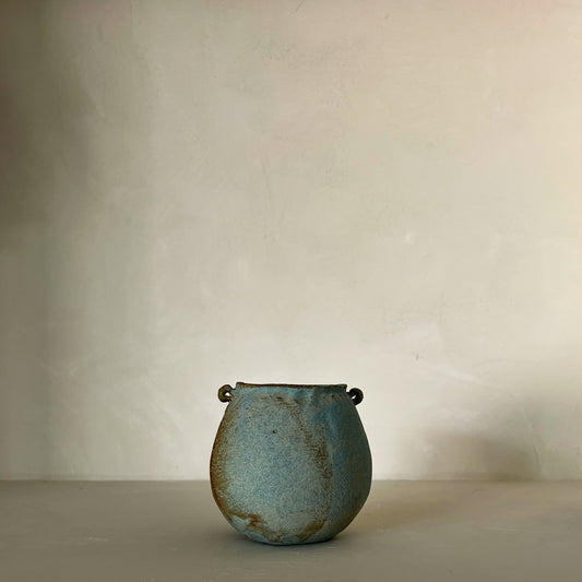 Medium Pot Poignee by Nobue Iberaki