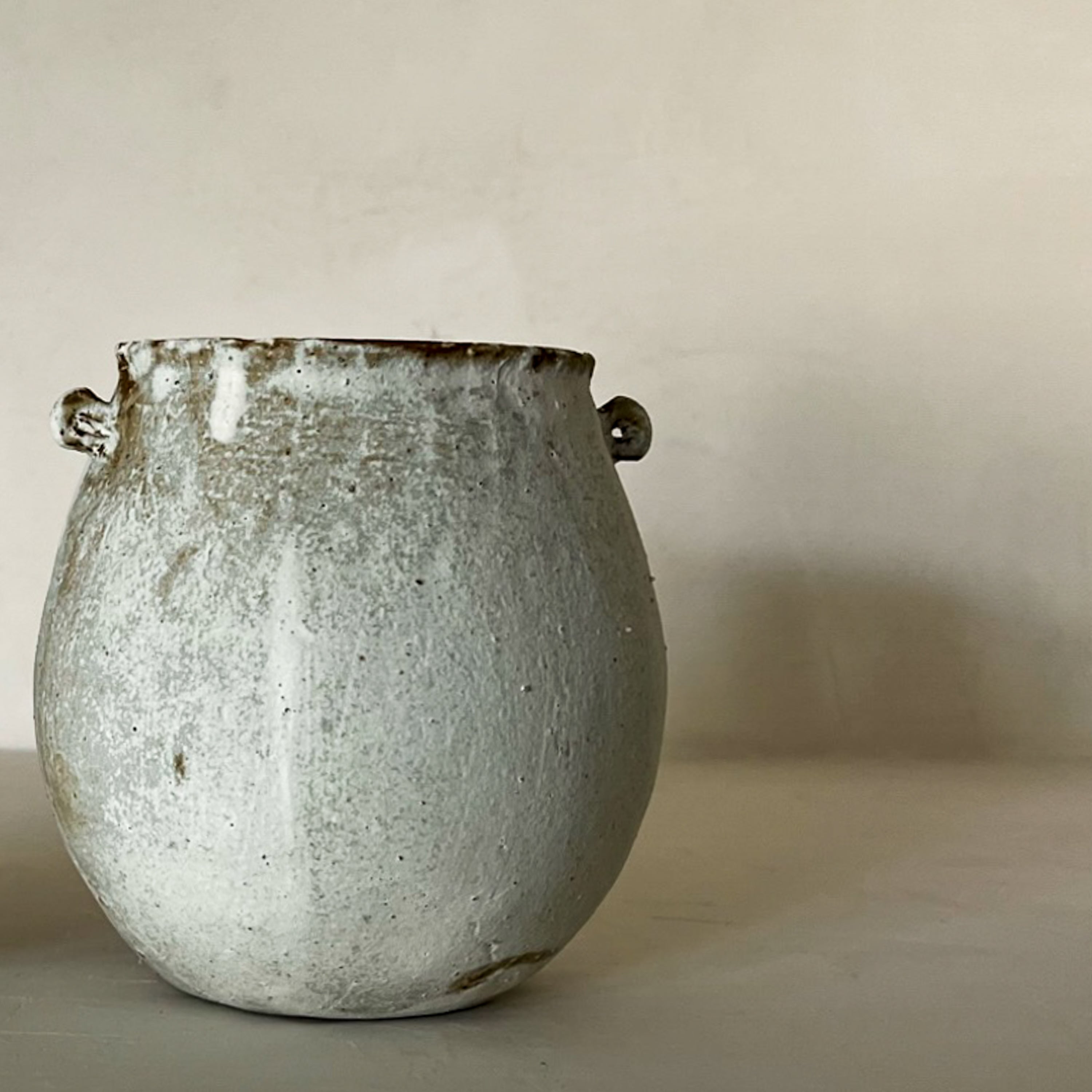 Medium Pot Poignee by Nobue Iberaki