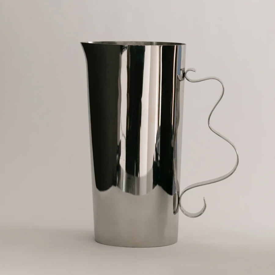 Squiggle Pitcher