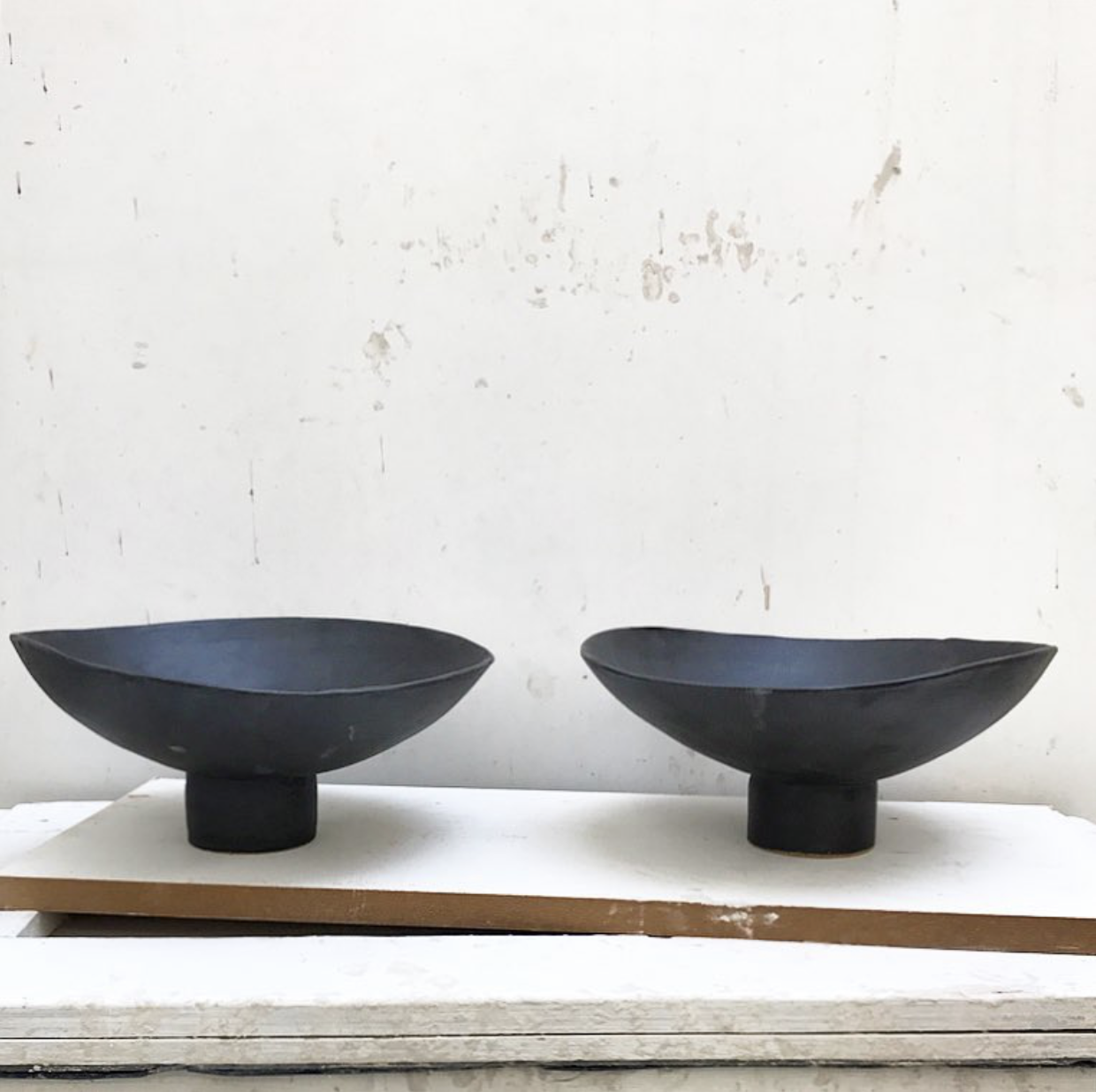 Footed Bowl Low - Black