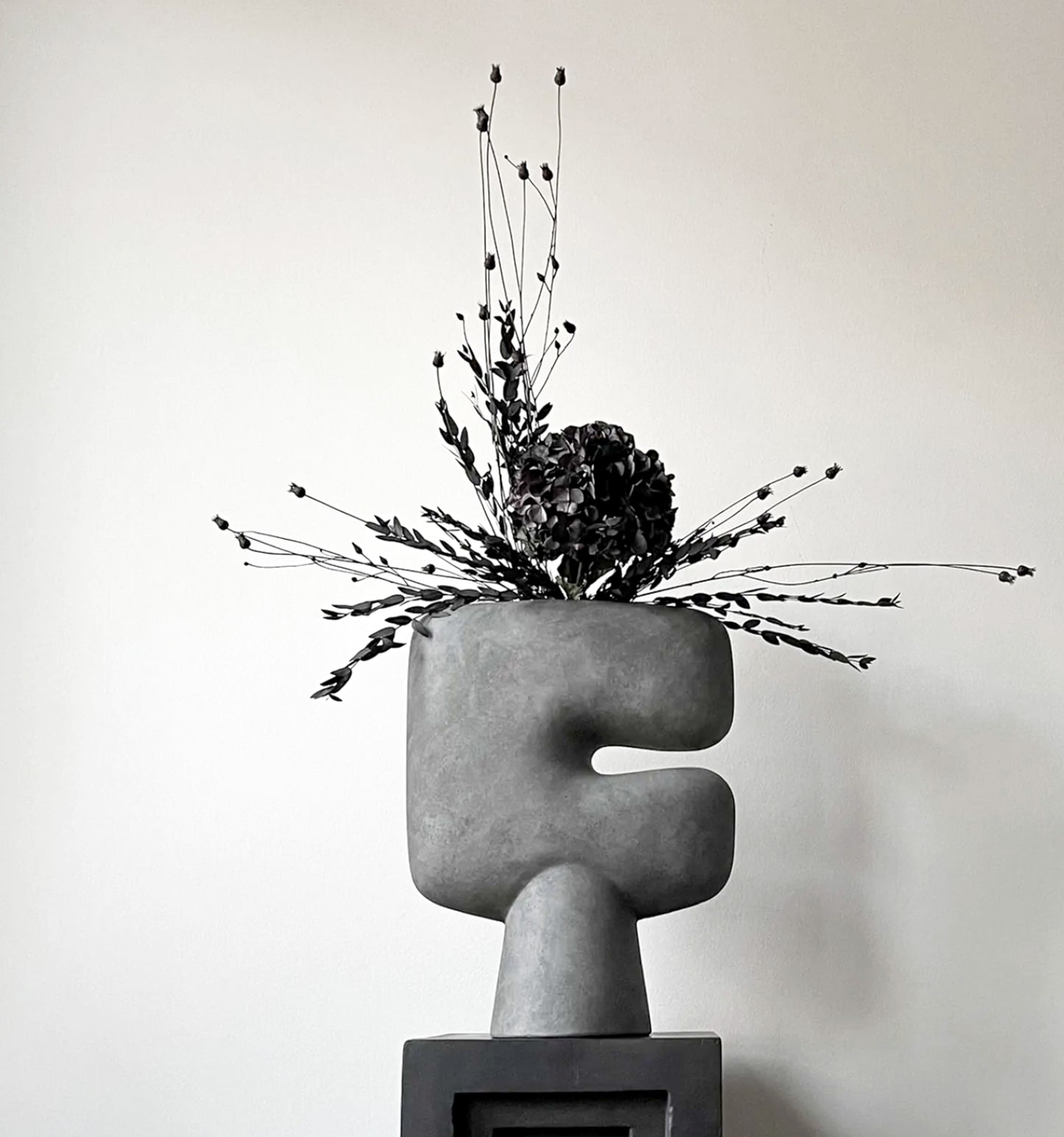 Tribal Vase, Big - Dark Grey